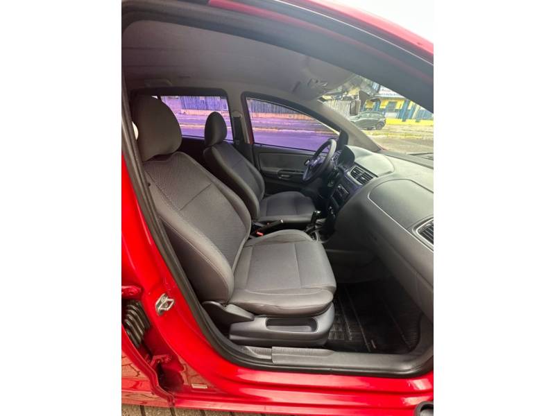 VOLKSWAGEN - FOX - 2011/2011 - Vermelha - R$ 35.900,00