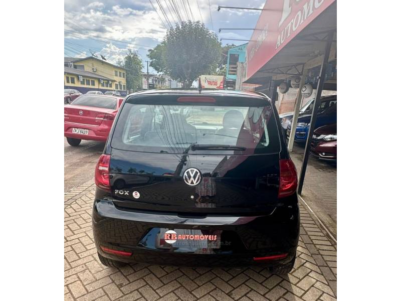 VOLKSWAGEN - FOX - 2011/2011 - Preta - R$ 34.900,00