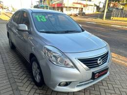 NISSAN - VERSA - 2013/2013 - Prata - R$ 45.900,00