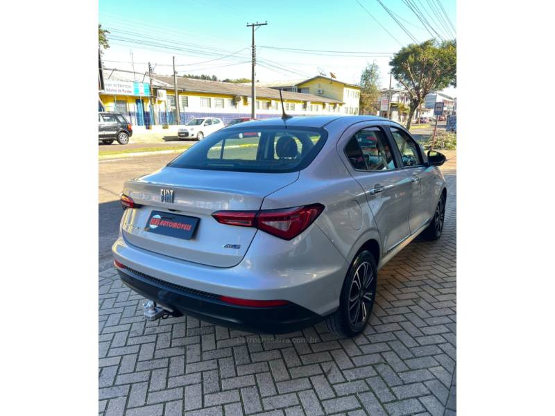 FIAT - CRONOS - 2018/2019 - Prata - R$ 69.900,00