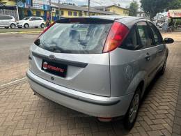 FORD - FOCUS - 2009/2009 - Prata - R$ 27.900,00