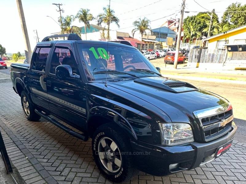 CHEVROLET - S10 - 2009/2010 - Preta - R$ 82.900,00