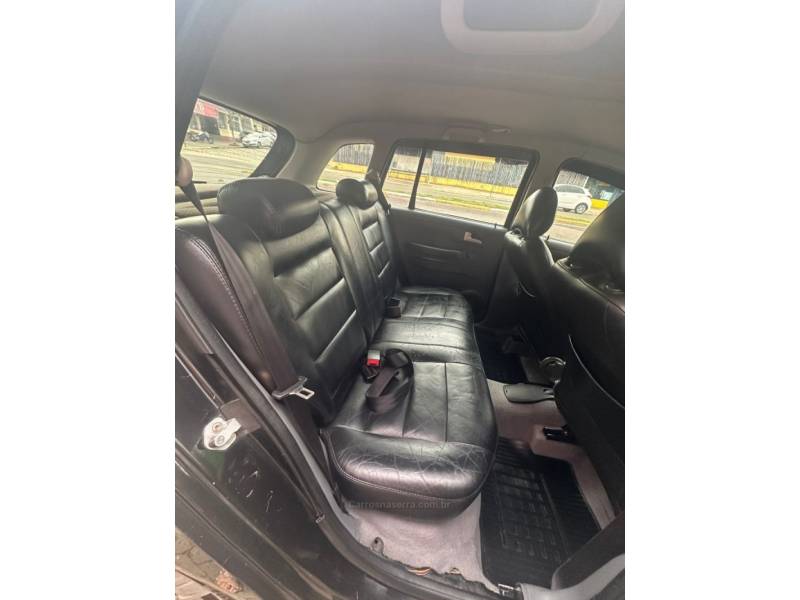 VOLKSWAGEN - SPACEFOX - 2008/2008 - Preta - R$ 35.900,00