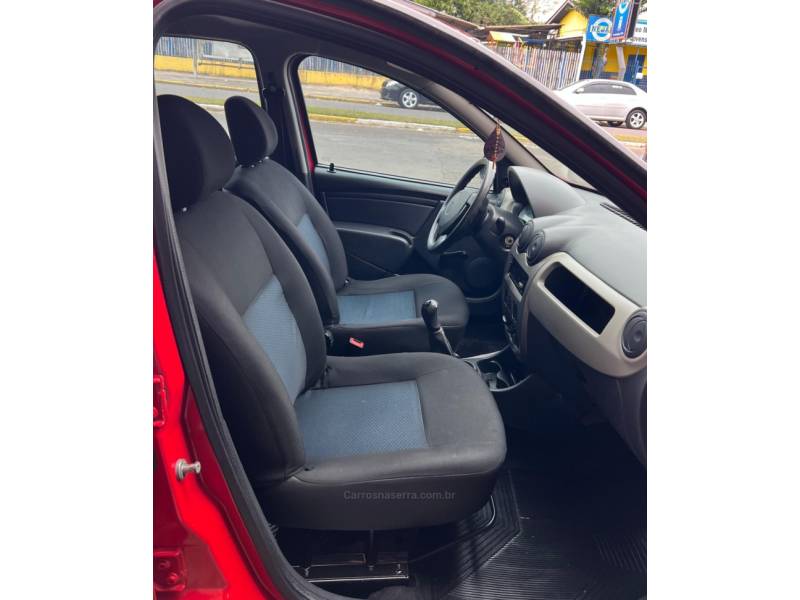 RENAULT - SANDERO - 2009/2010 - Vermelha - R$ 23.900,00