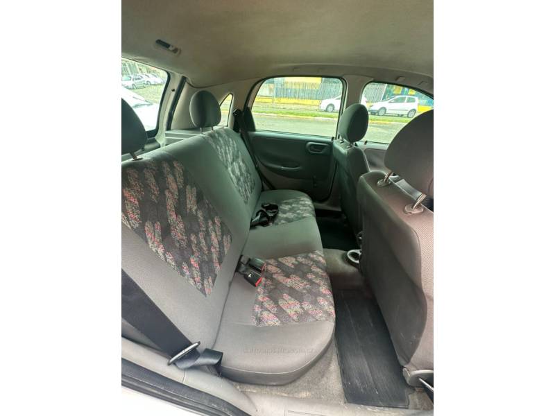 CHEVROLET - CORSA - 2004/2004 - Branca - R$ 19.900,00