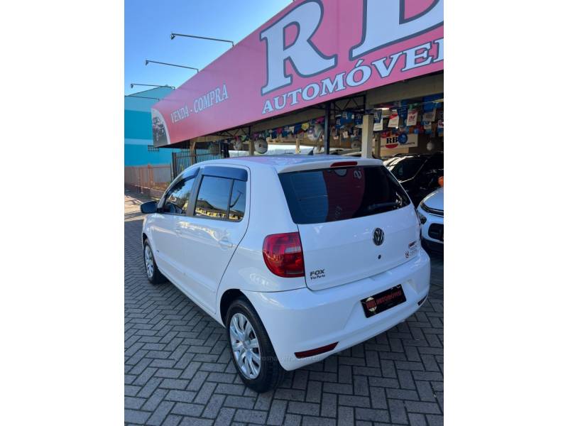 VOLKSWAGEN - FOX - 2013/2013 - Branca - R$ 37.900,00