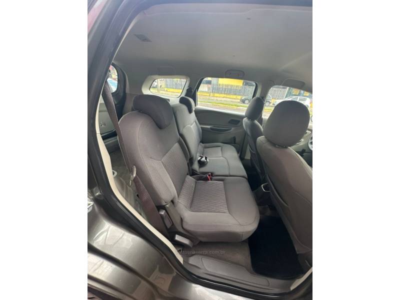 CHEVROLET - SPIN - 2013/2013 - Cinza - R$ 40.900,00