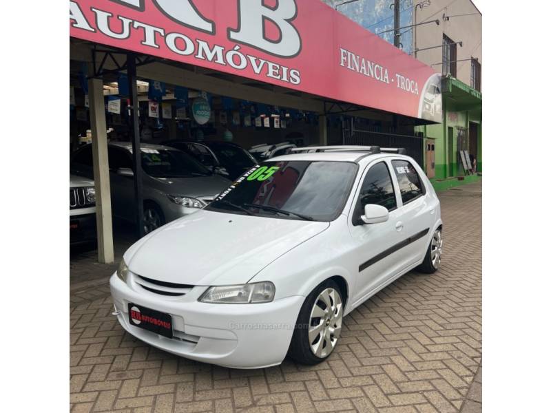 CHEVROLET - CELTA - 2005/2005 - Branca - R$ 17.900,00