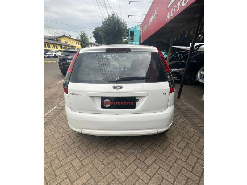 FORD - FIESTA - 2013/2013 - Branca - R$ 35.900,00