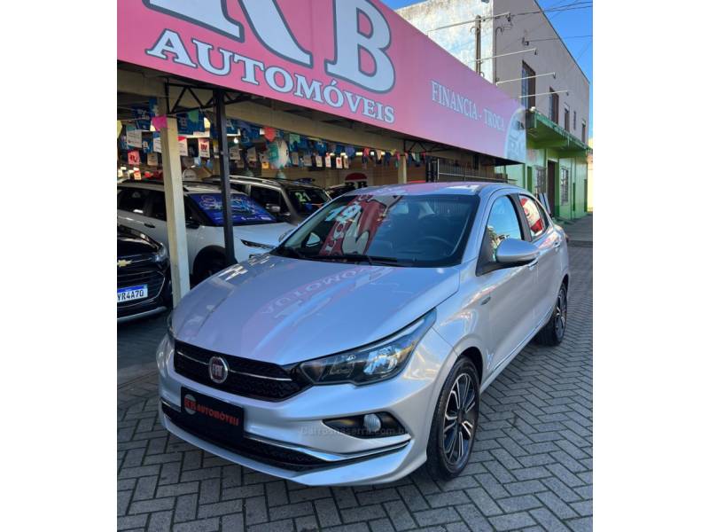 FIAT - CRONOS - 2018/2019 - Prata - R$ 69.900,00