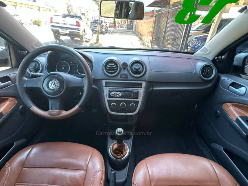 VOLKSWAGEN - SAVEIRO - 2013/2013 - Cinza - R$ 46.900,00