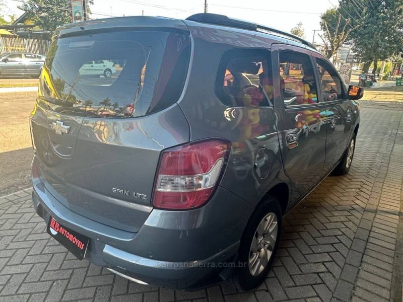 CHEVROLET - SPIN - 2014/2014 - Cinza - R$ 58.900,00