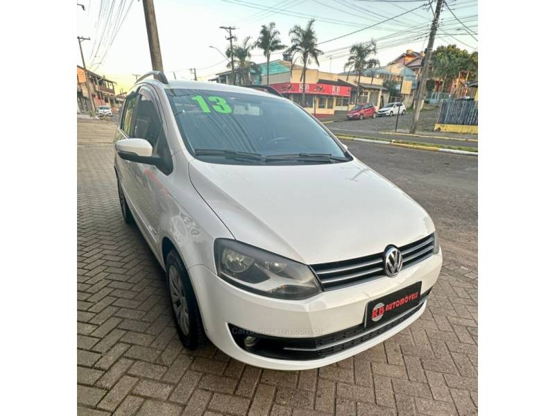 VOLKSWAGEN - SPACEFOX - 2012/2013 - Branca - R$ 45.900,00