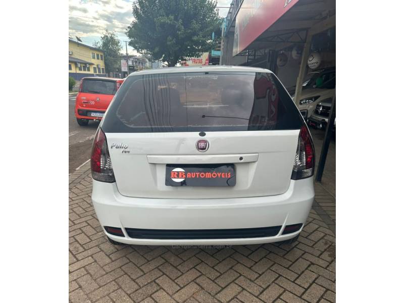 FIAT - PALIO - 2015/2015 - Branca - R$ 37.900,00
