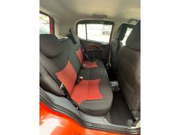 FIAT - UNO - 2011/2012 - Laranja - R$ 37.900,00