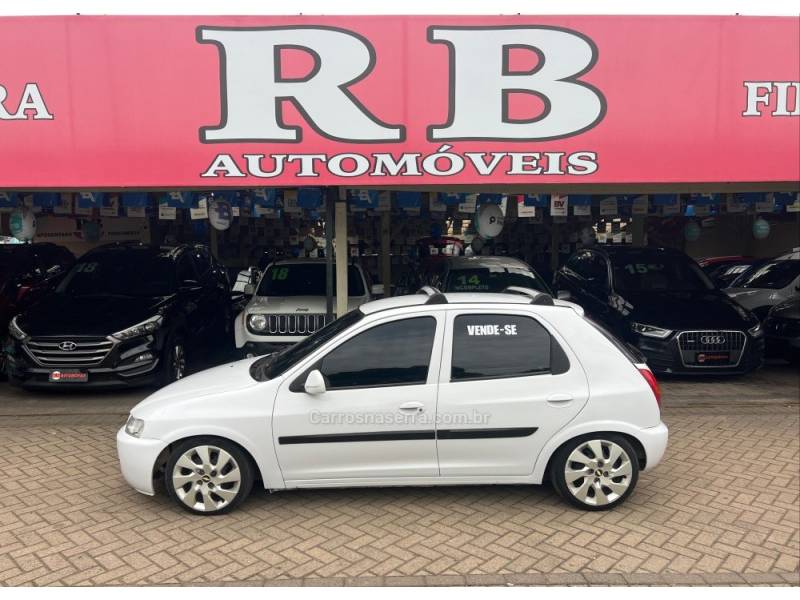 CHEVROLET - CELTA - 2005/2005 - Branca - R$ 17.900,00
