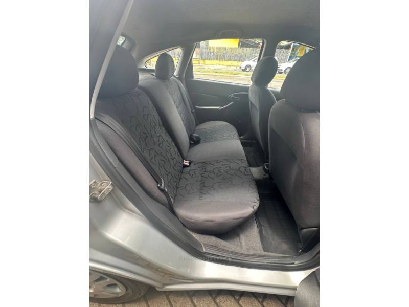 FORD - FOCUS - 2009/2009 - Prata - R$ 27.900,00