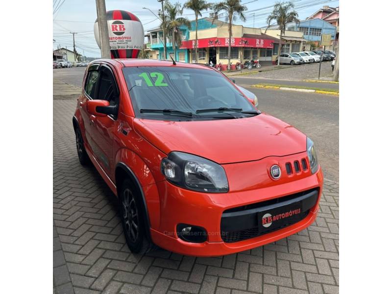 FIAT - UNO - 2011/2012 - Laranja - R$ 37.900,00