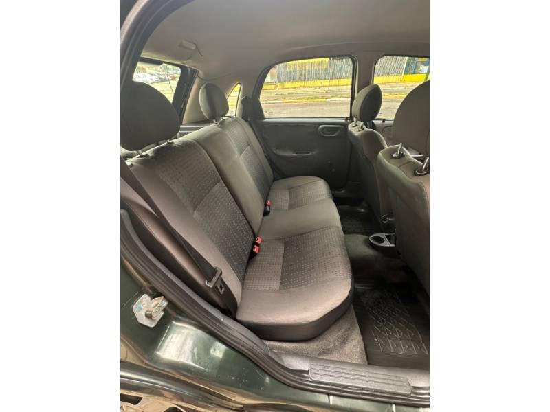 CHEVROLET - CORSA - 2011/2011 - Verde - R$ 35.900,00