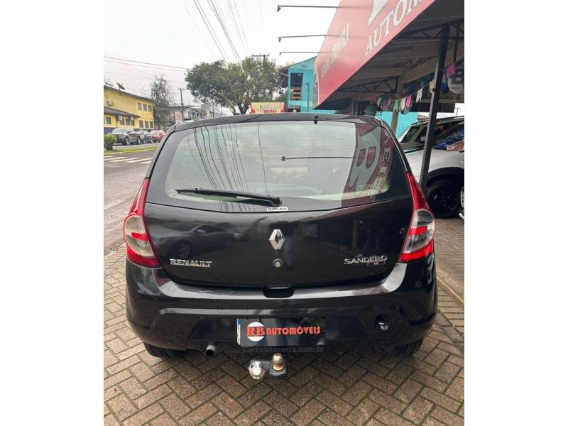 RENAULT - SANDERO - 2011/2011 - Preta - R$ 32.900,00