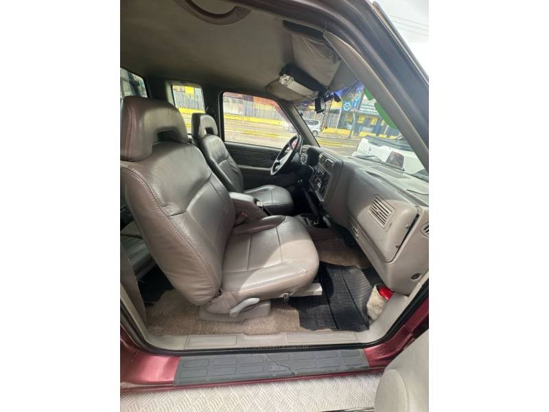 CHEVROLET - S10 - 1996/1996 - Vinho - R$ 29.900,00