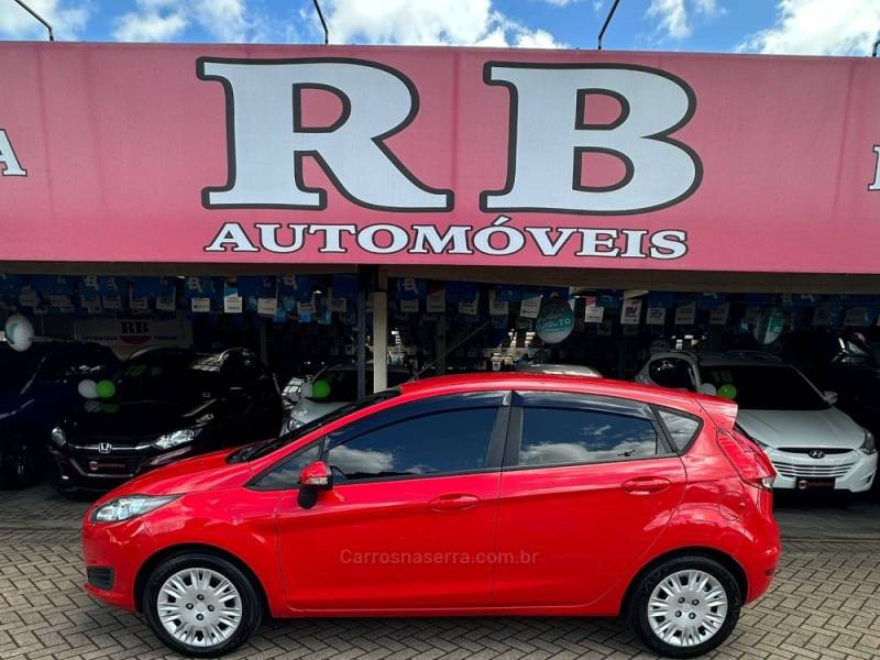 FORD - FIESTA - 2017/2017 - Vermelha - R$ 53.900,00