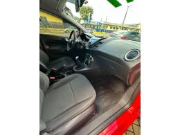 FORD - FIESTA - 2017/2017 - Vermelha - R$ 53.900,00