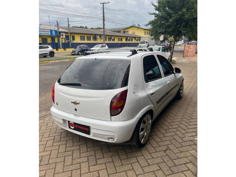 CHEVROLET - CELTA - 2005/2005 - Branca - R$ 17.900,00