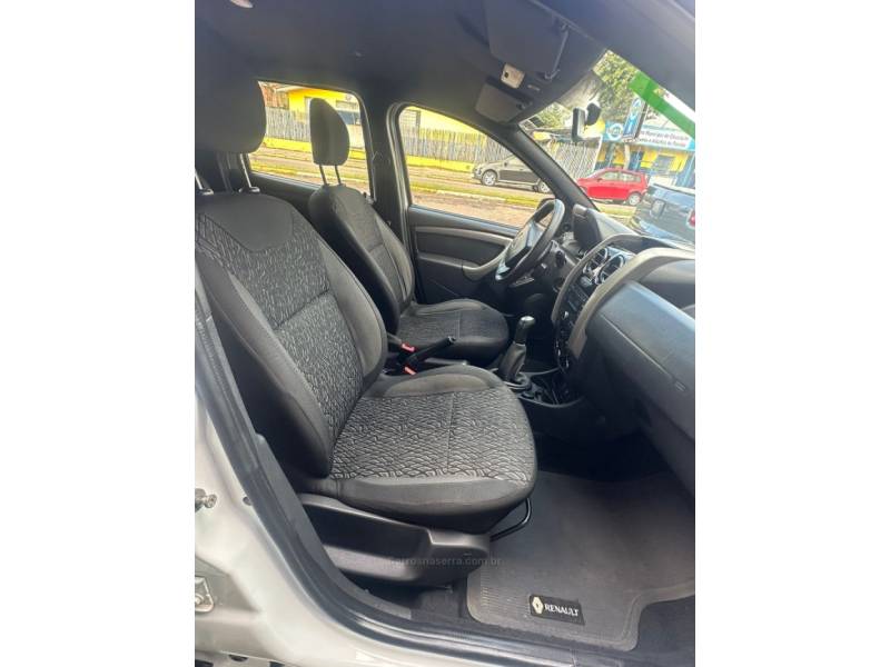 RENAULT - DUSTER - 2017/2017 - Branca - R$ 65.900,00