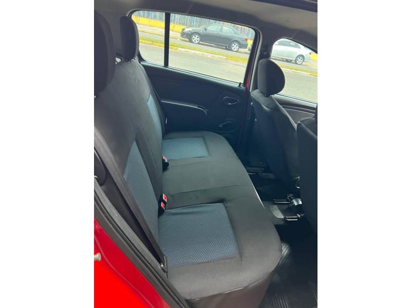 RENAULT - SANDERO - 2009/2010 - Vermelha - R$ 23.900,00