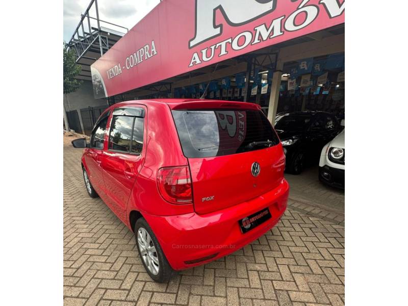 VOLKSWAGEN - FOX - 2011/2011 - Vermelha - R$ 35.900,00