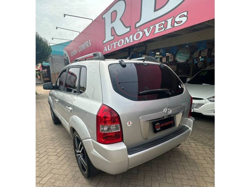 HYUNDAI - TUCSON - 2011/2011 - Prata - R$ 46.900,00