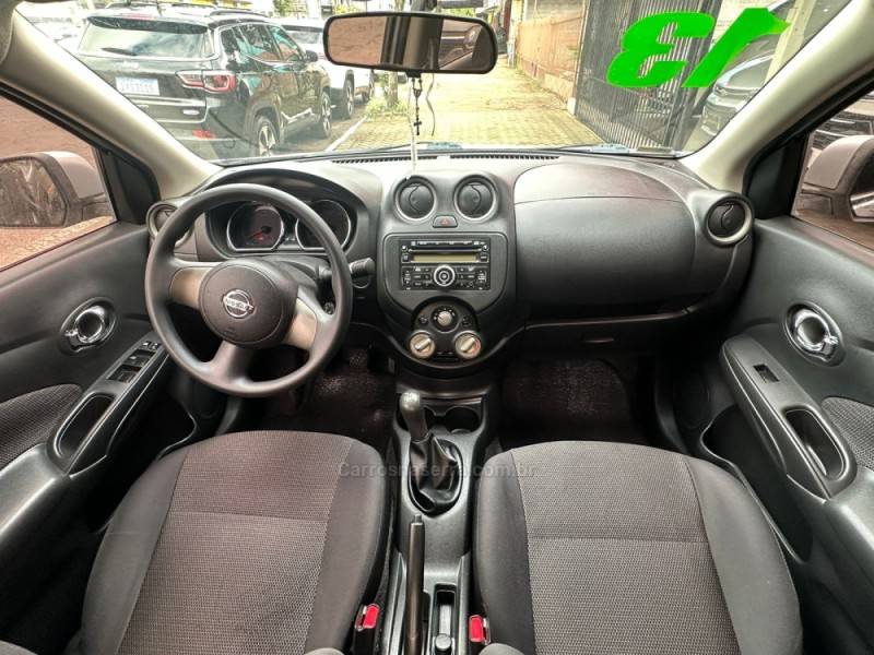 NISSAN - VERSA - 2013/2013 - Prata - R$ 45.900,00