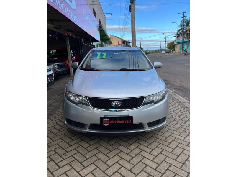 KIA MOTORS - CERATO - 2011/2011 - Prata - R$ 44.900,00
