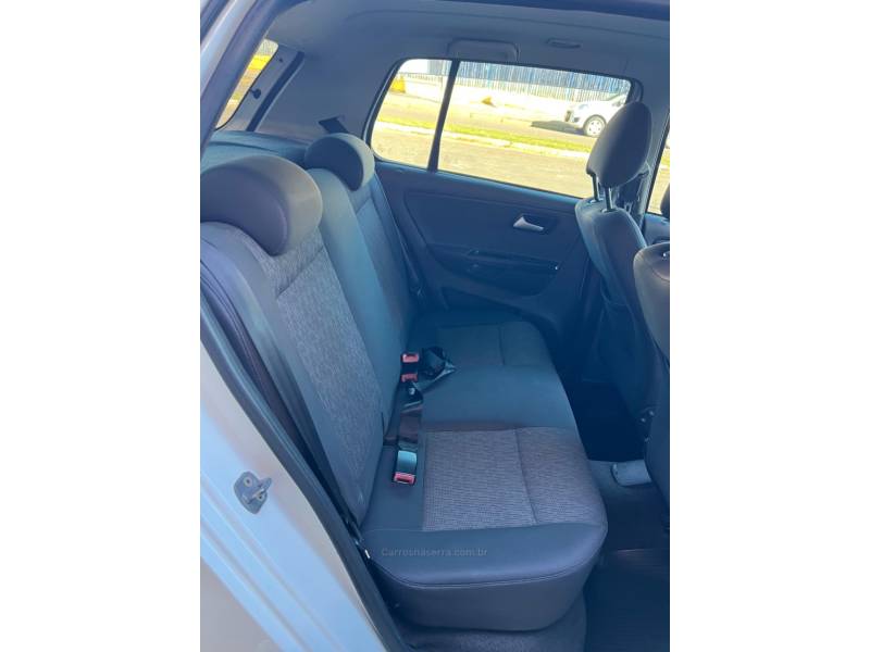VOLKSWAGEN - FOX - 2013/2013 - Branca - R$ 37.900,00