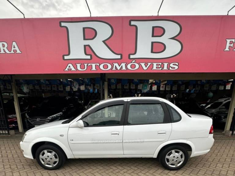 CHEVROLET - CLASSIC - 2011/2011 - Branca - R$ 24.900,00