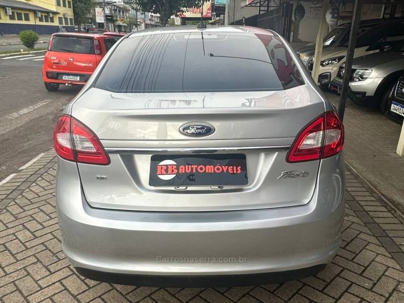 FORD - FIESTA - 2011/2011 - Cinza - R$ 37.900,00