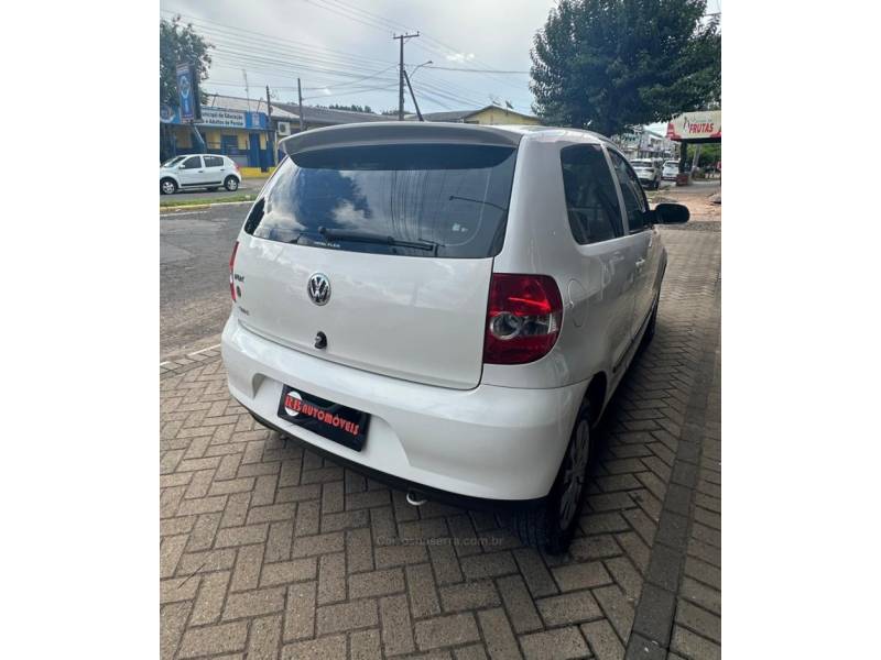 VOLKSWAGEN - FOX - 2008/2008 - Branca - R$ 25.900,00