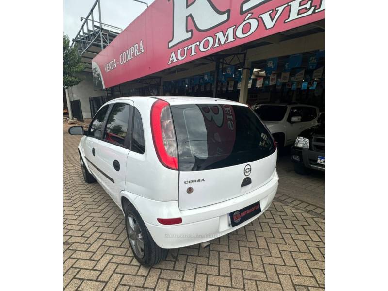 CHEVROLET - CORSA - 2004/2004 - Branca - R$ 19.900,00