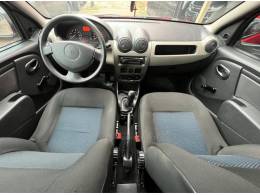 RENAULT - SANDERO - 2009/2010 - Vermelha - R$ 23.900,00
