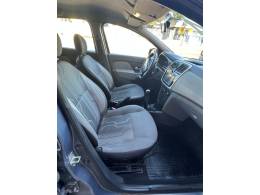 RENAULT - LOGAN - 2013/2014 - Cinza - R$ 36.900,00