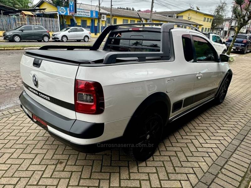 VOLKSWAGEN - SAVEIRO - 2014/2014 - Branca - R$ 67.900,00