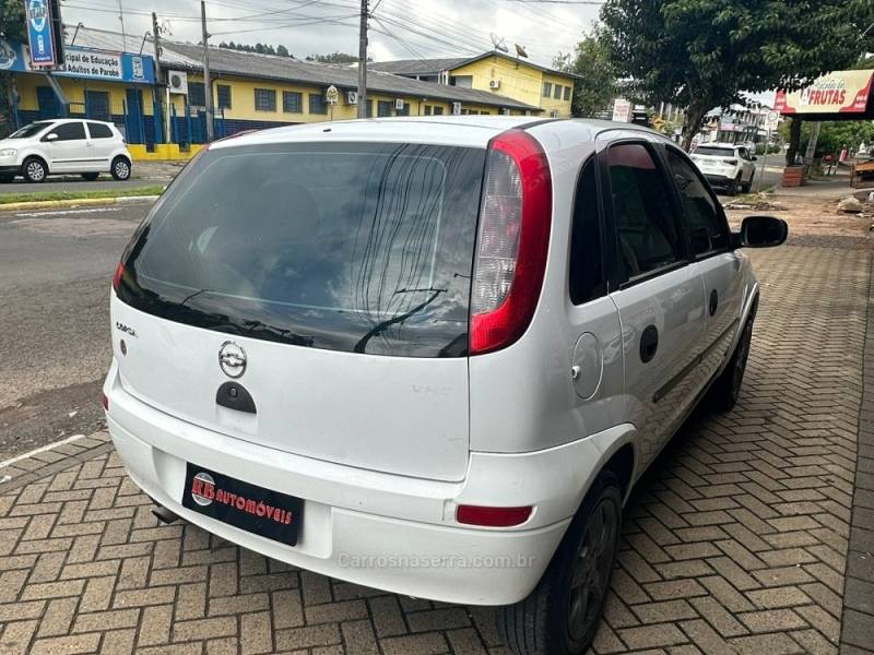 CHEVROLET - CORSA - 2004/2004 - Branca - R$ 19.900,00