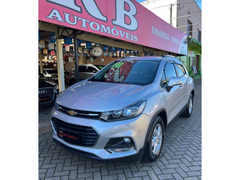 CHEVROLET - TRACKER - 2018/2019 - Prata - R$ 87.900,00
