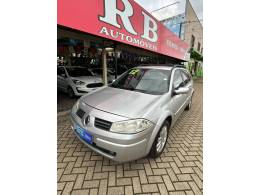 RENAULT - MÉGANE - 2011/2012 - Prata - R$ 36.900,00