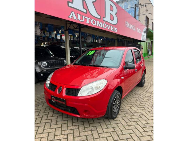 RENAULT - SANDERO - 2009/2010 - Vermelha - R$ 23.900,00