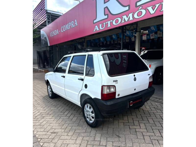 FIAT - UNO - 2006/2006 - Branca - R$ 18.900,00