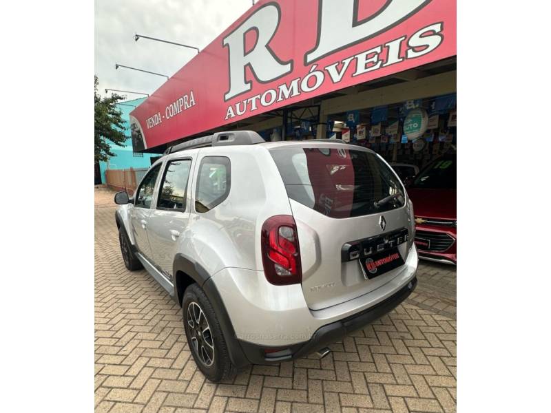 RENAULT - DUSTER - 2016/2016 - Cinza - R$ 66.900,00