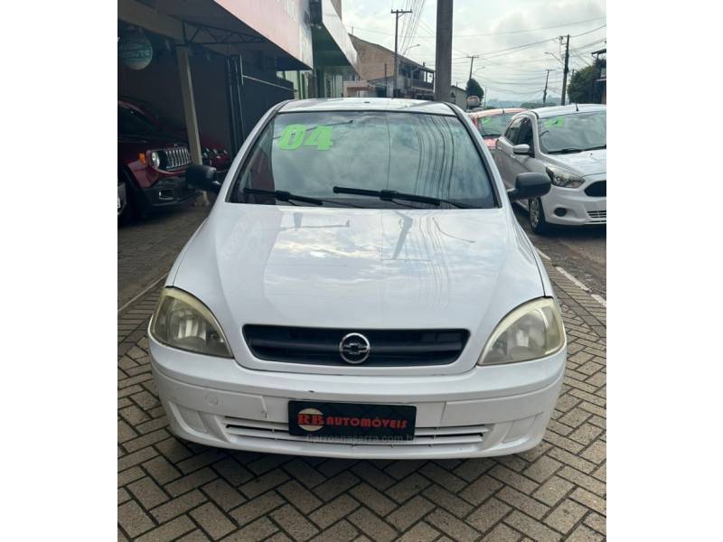 CHEVROLET - CORSA - 2004/2004 - Branca - R$ 19.900,00