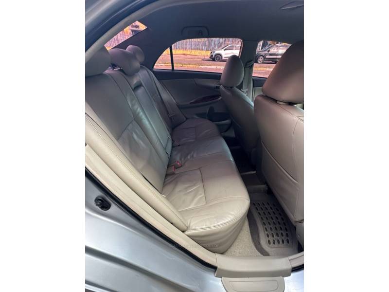 TOYOTA - COROLLA - 2010/2010 - Prata - R$ 61.900,00